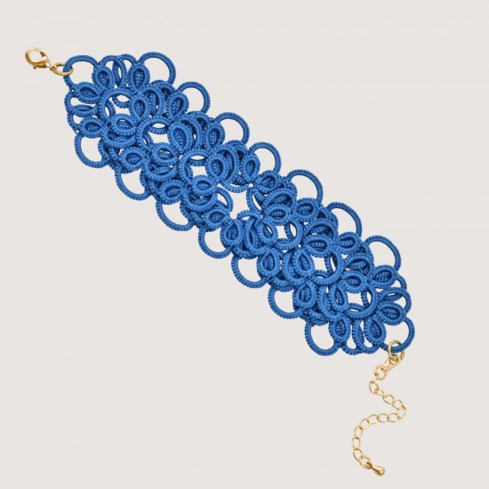 Frivolite - Tatting lace bracelet "Charm" - Royal blue Frivolite - Tatting lace bracelet "Charm" - Royal blue