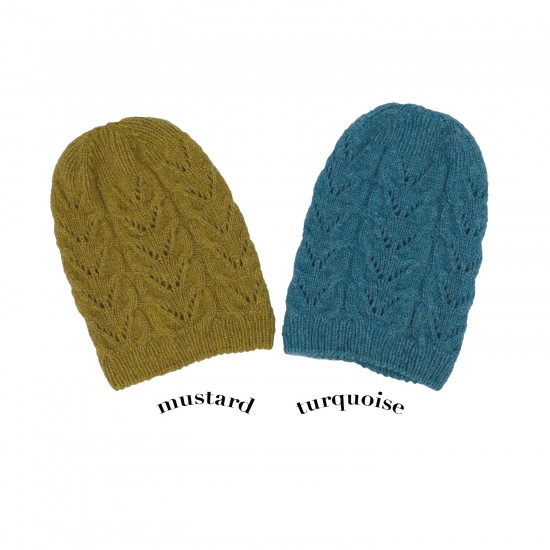 Hand knitted  hats. Wool blending yarn hats. 